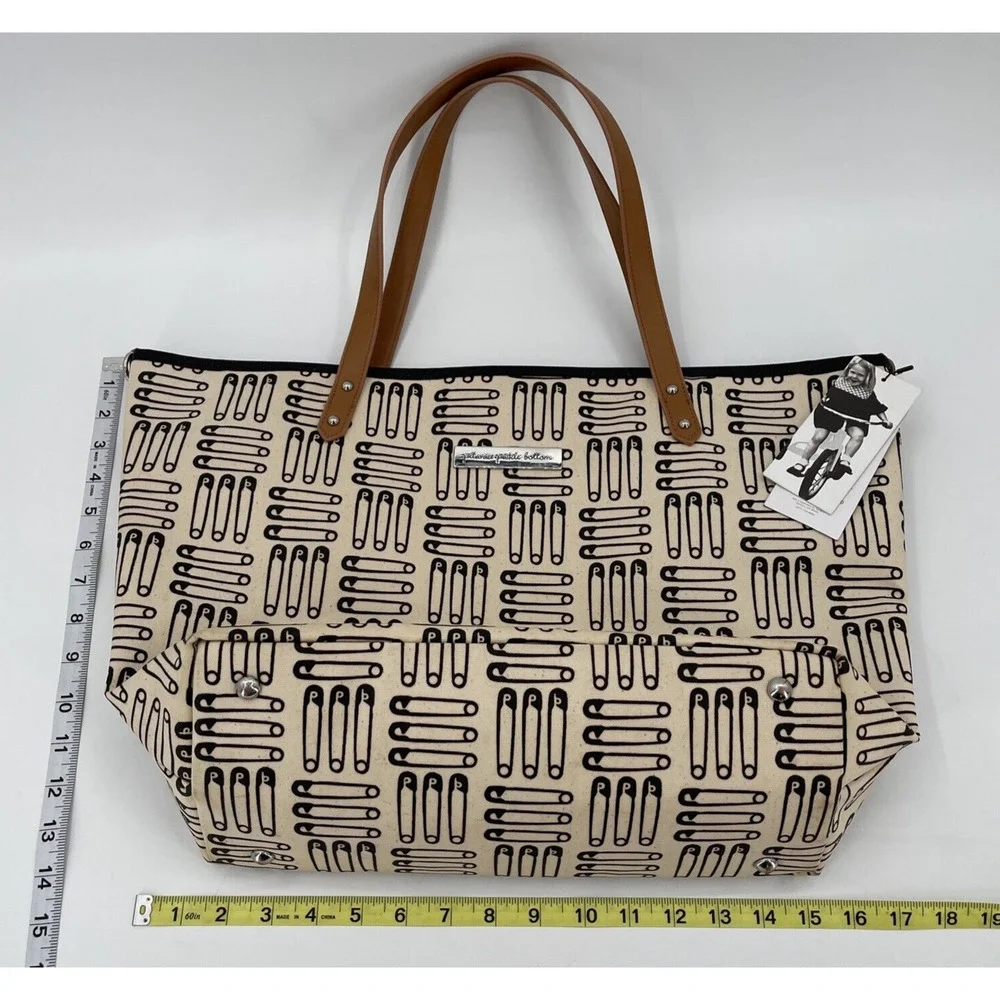 Petunia Pickle Bottom Diaper Bag Downtown Tote London‎ Calling Full Zip